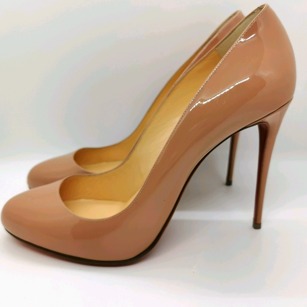 Louboutin Nude 'Dorissima' round toe
